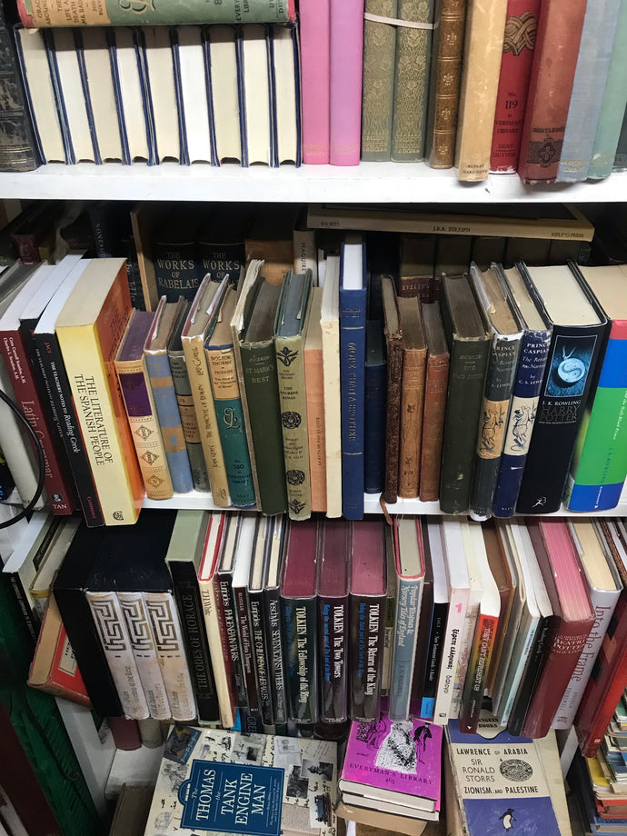 Buying Secondhand Books: 5 Important Things to Consider